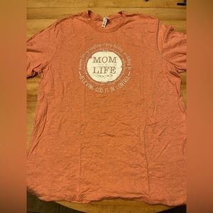 “Mom Life” Graphic Tee